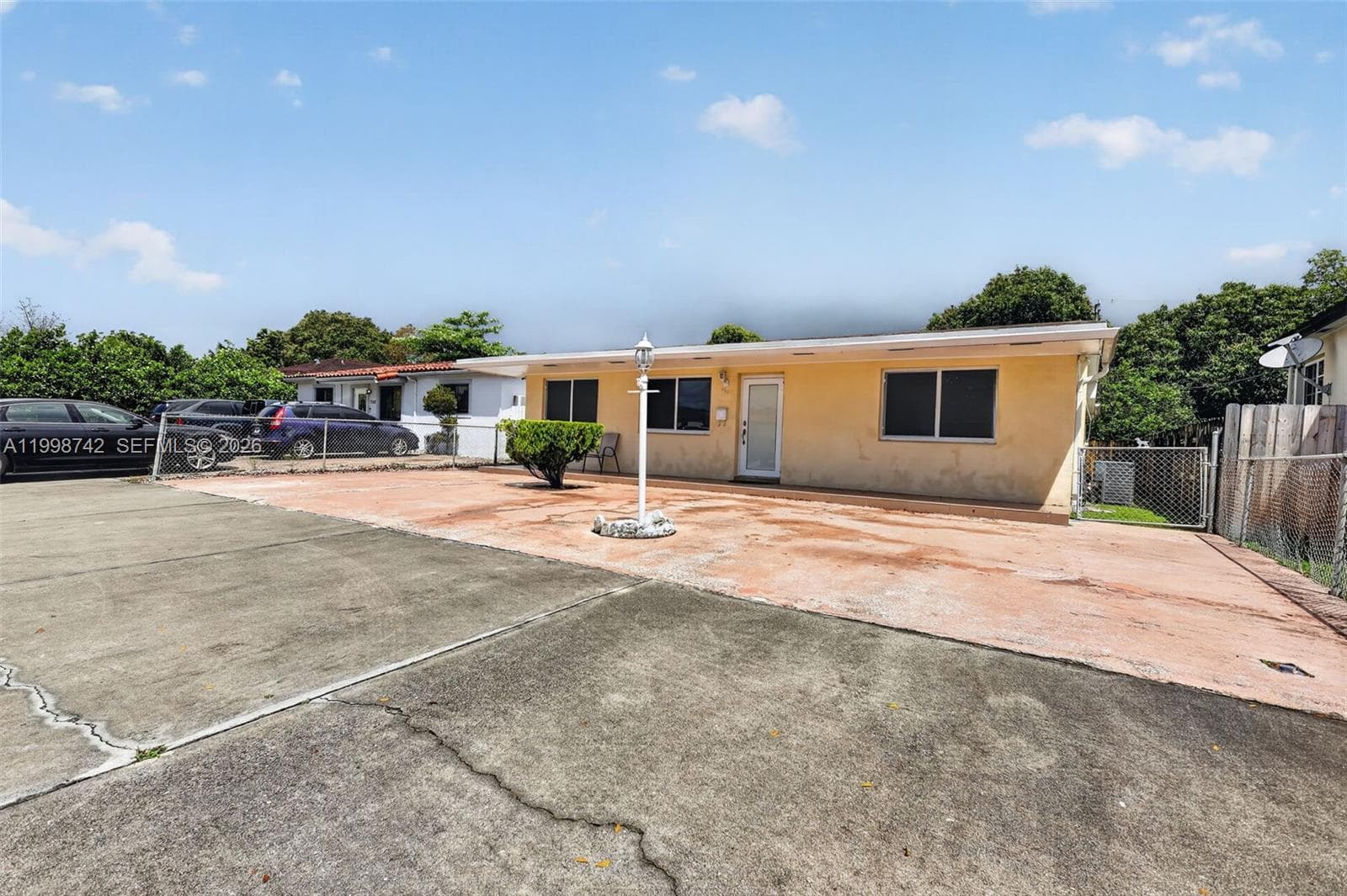 733 W 33rd St, Hialeah FL 33012 — 40