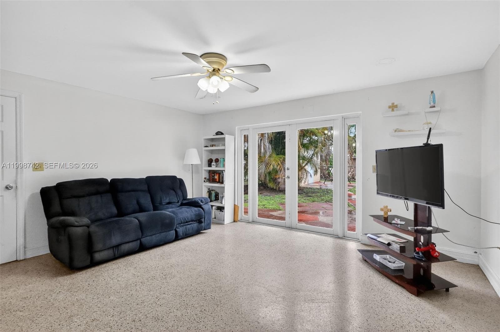733 W 33rd St, Hialeah FL 33012 — 25