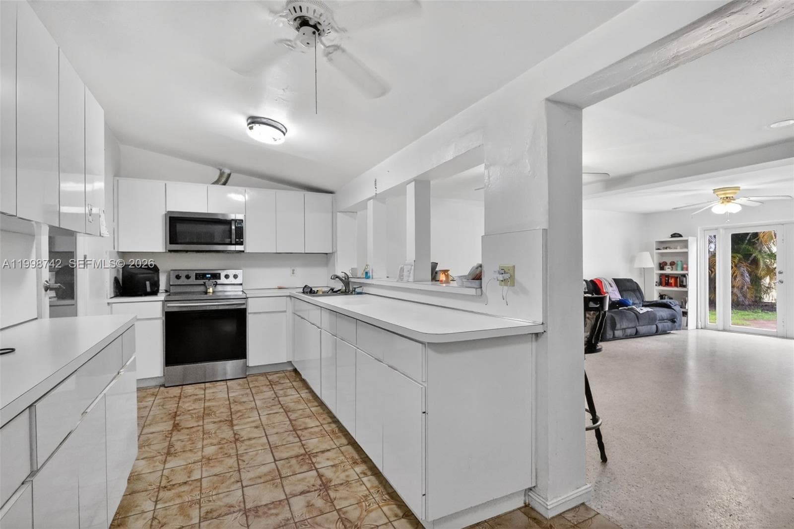 733 W 33rd St, Hialeah FL 33012 — 21