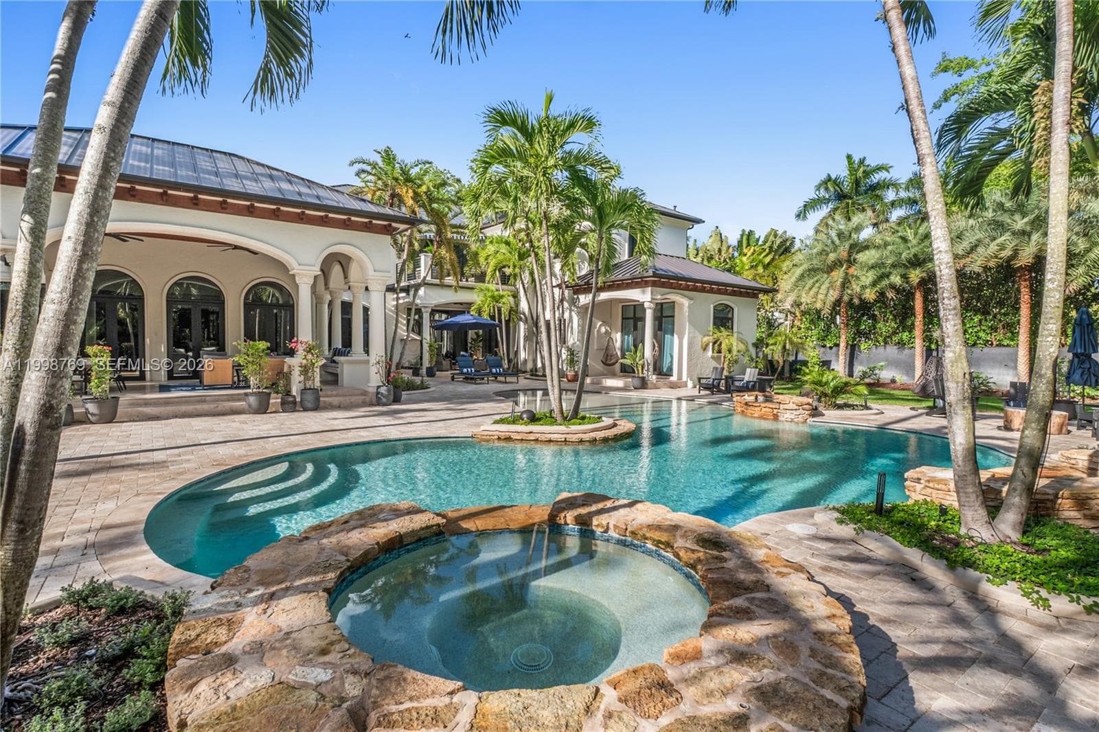 6350 SW 107th St, Pinecrest FL 33156 — 72