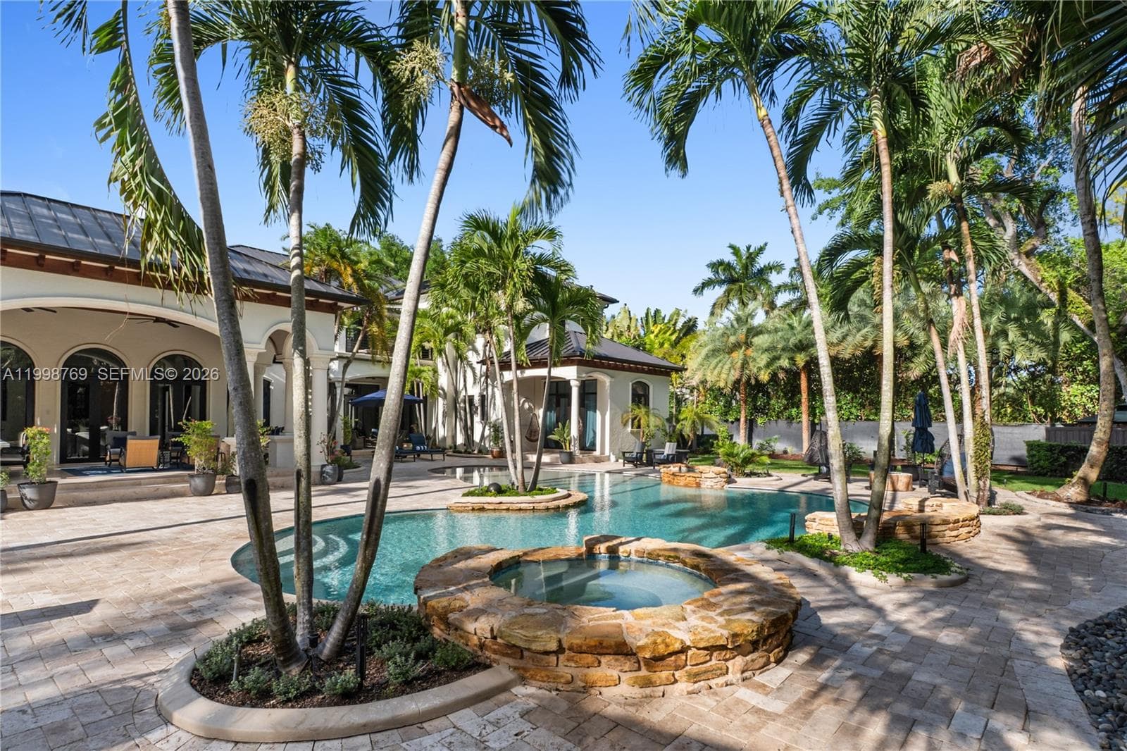 6350 SW 107th St, Pinecrest FL 33156 — 74
