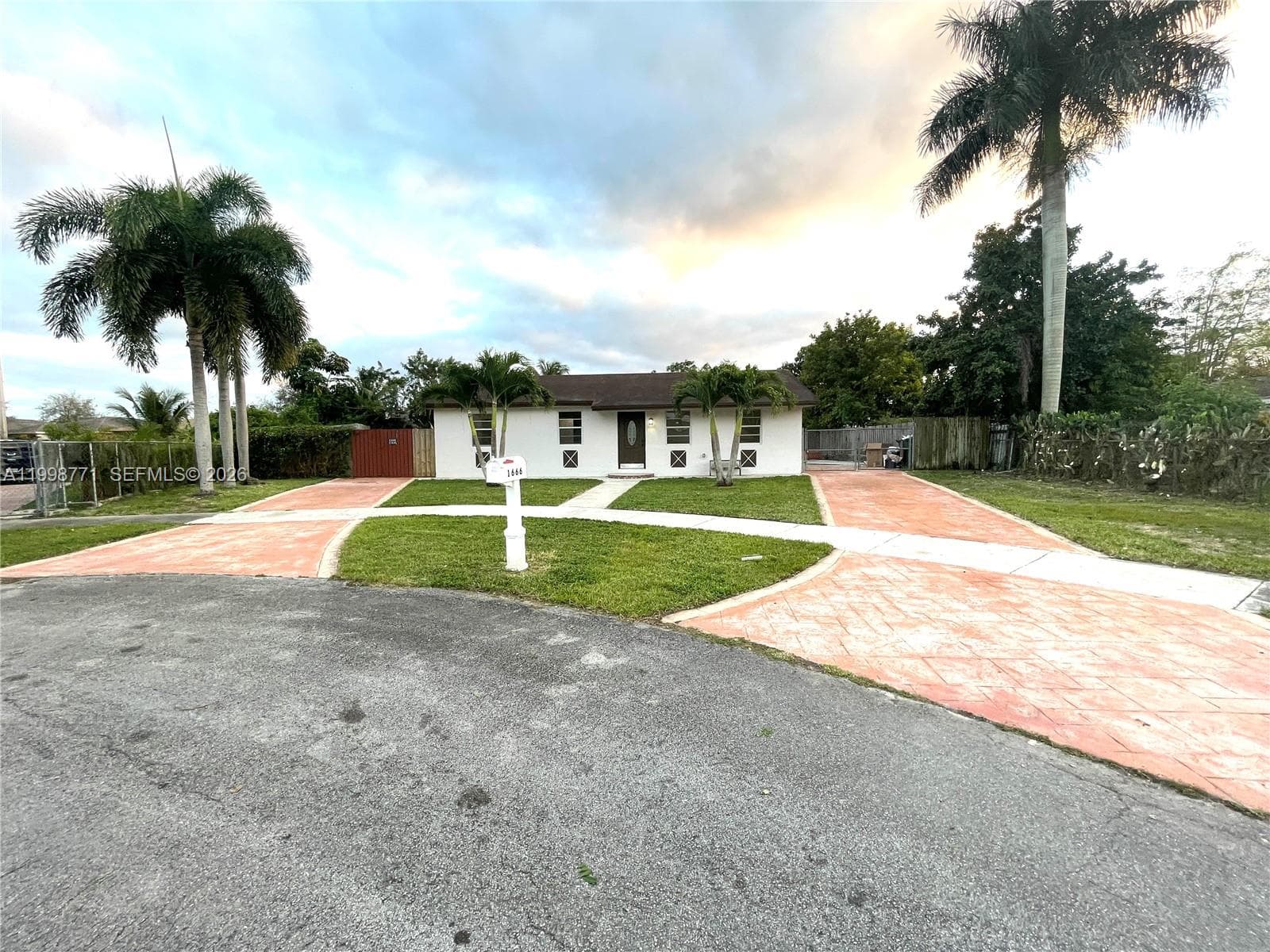 1666 SW 3rd Ct, Homestead FL 33030 — 1