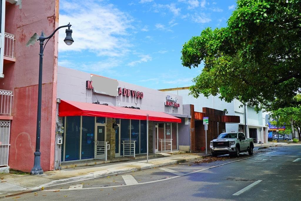 1365 SW 22nd Street, Miami FL 33145 — 67