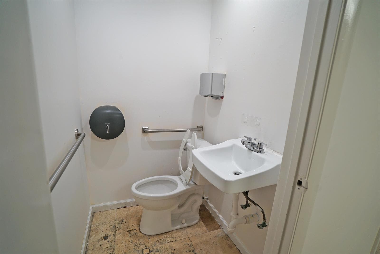 1365 SW 22nd Street, Miami FL 33145 — 36