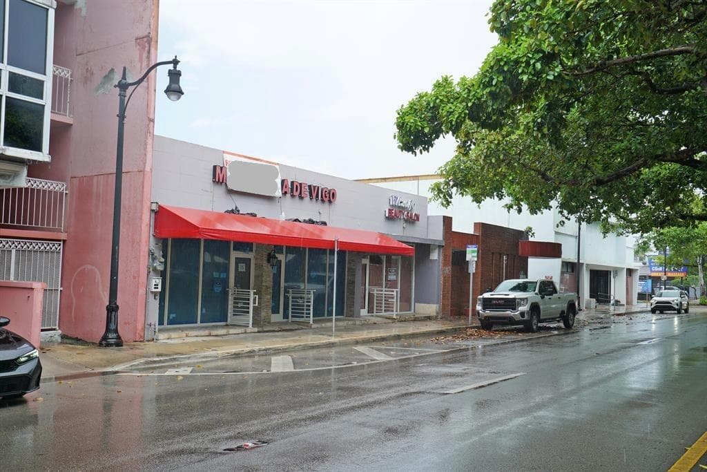 1365 SW 22nd Street, Miami FL 33145 — 68