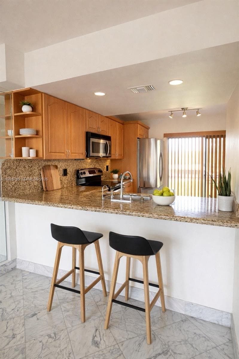 1283 W 51st Place # 12, Hialeah FL 33012 — 6