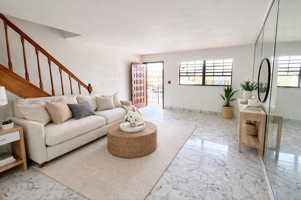 1283 W 51st Place # 12, Hialeah FL 33012 — 17