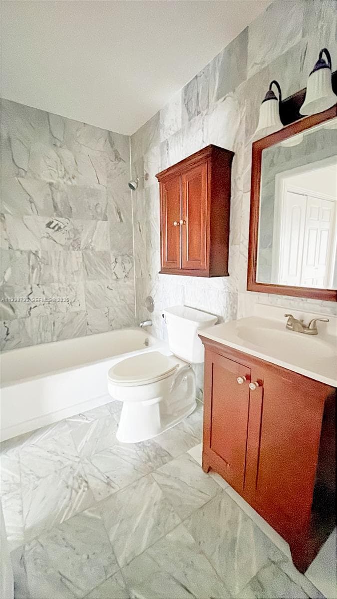 1283 W 51st Place # 12, Hialeah FL 33012 — 12