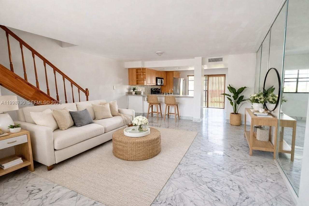 1283 W 51st Place # 12, Hialeah FL 33012 — 18