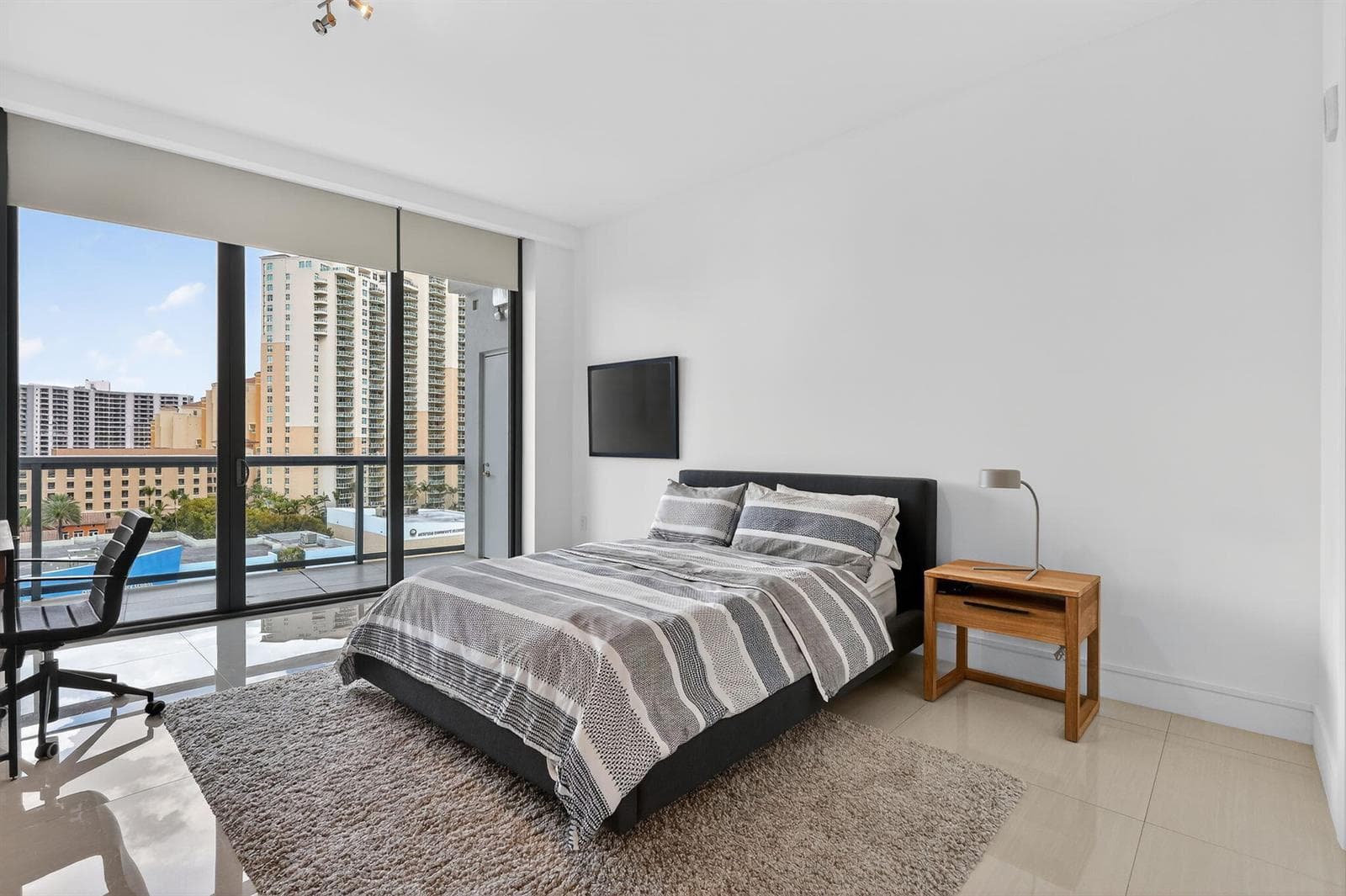 3250 NE 188th Street # 706, Aventura FL 33180 — 22