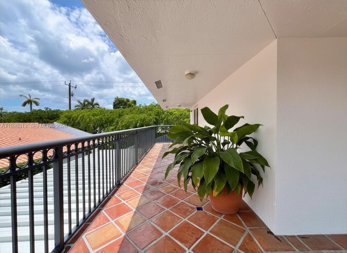 10140 SW 26th Ter, Miami FL 33165 — 21