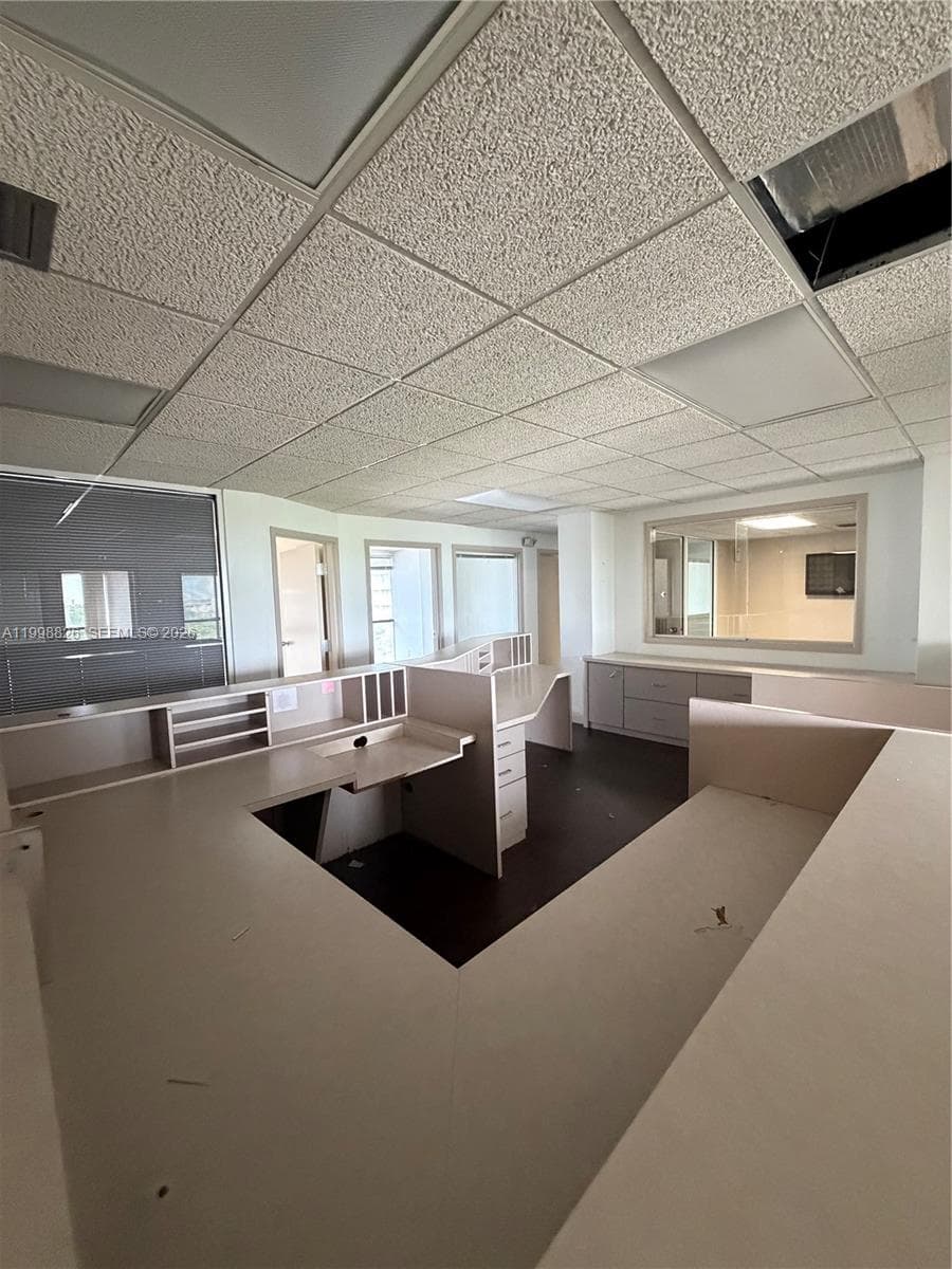 101 NW 167th St, North Miami Beach FL 33169 — 29