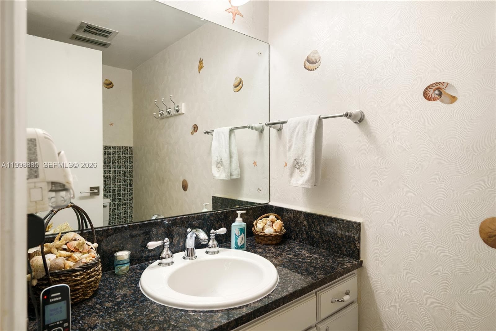 11490 SW 72nd Ct, Pinecrest FL 33156 — 19