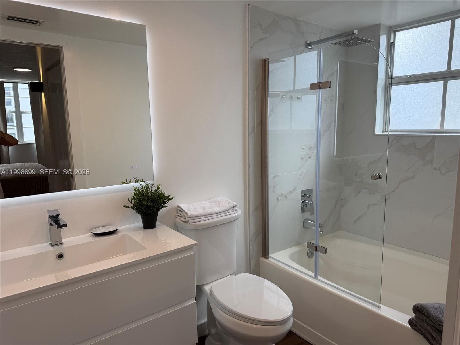 19555 E Country Club Dr # 8602, Aventura FL 33180 — 8