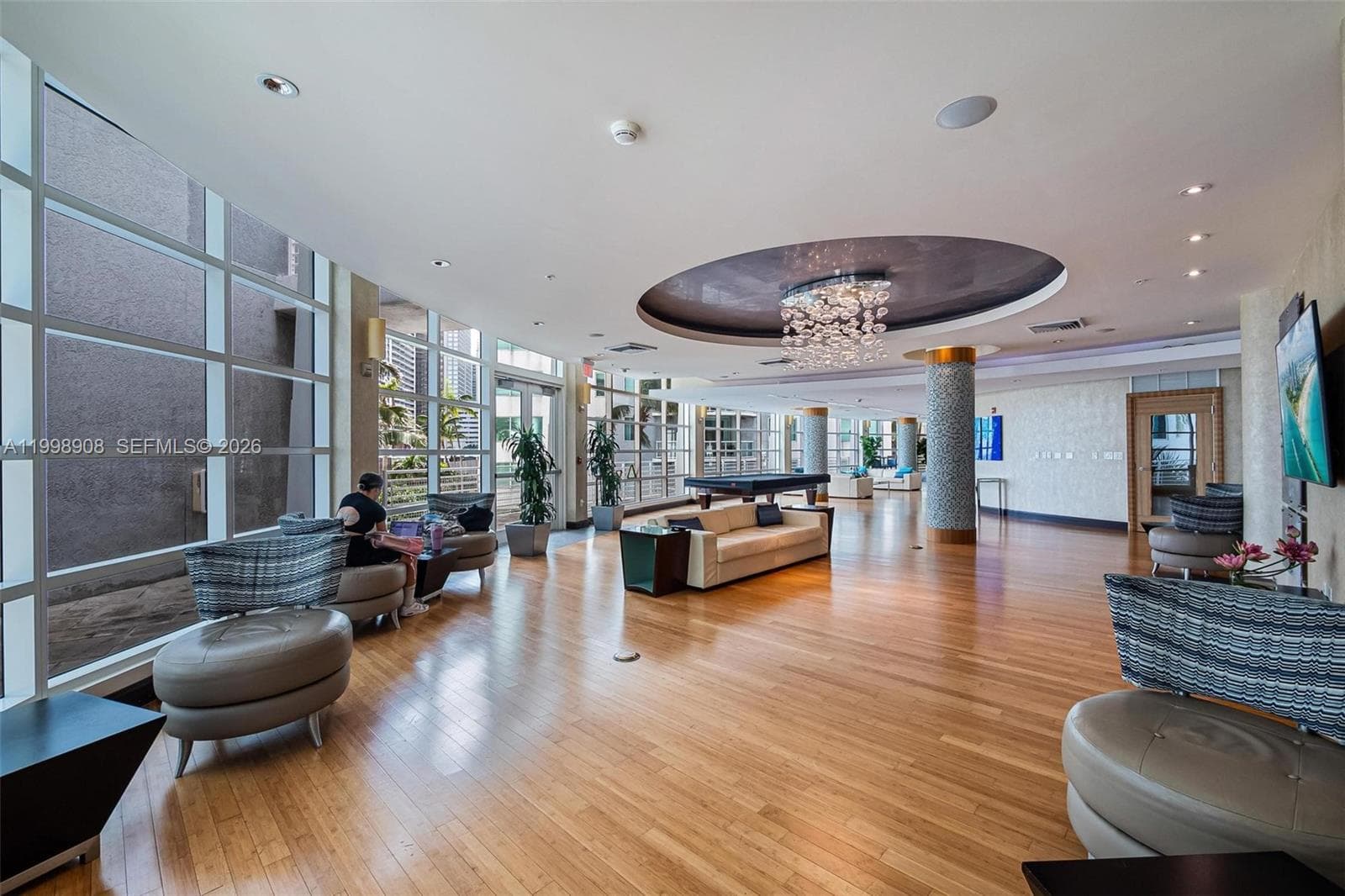 244 Biscayne Blvd # 445, Miami FL 33132 — 32
