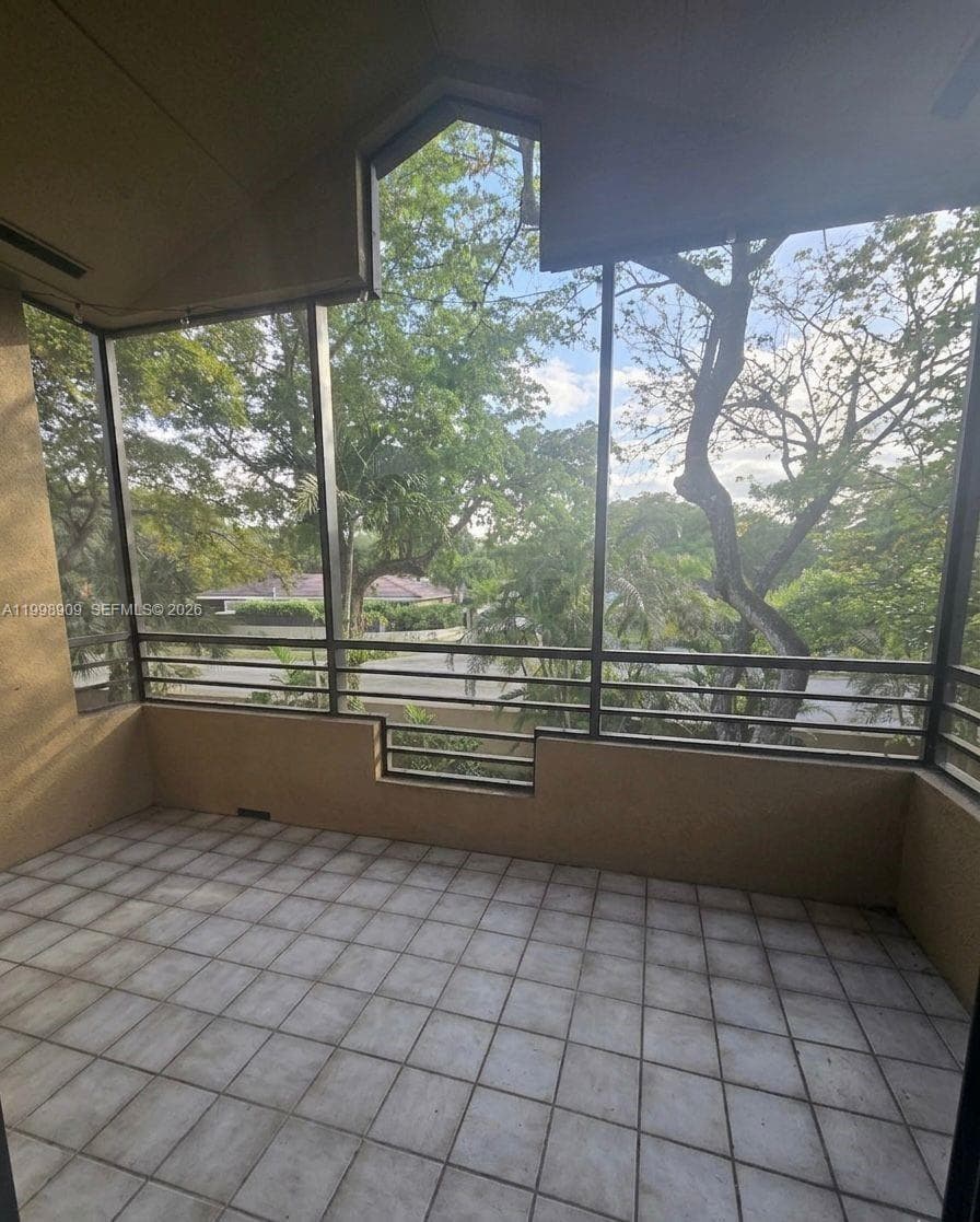 15515 N Miami Lakeway N # 11, Miami Lakes FL 33014 — 2