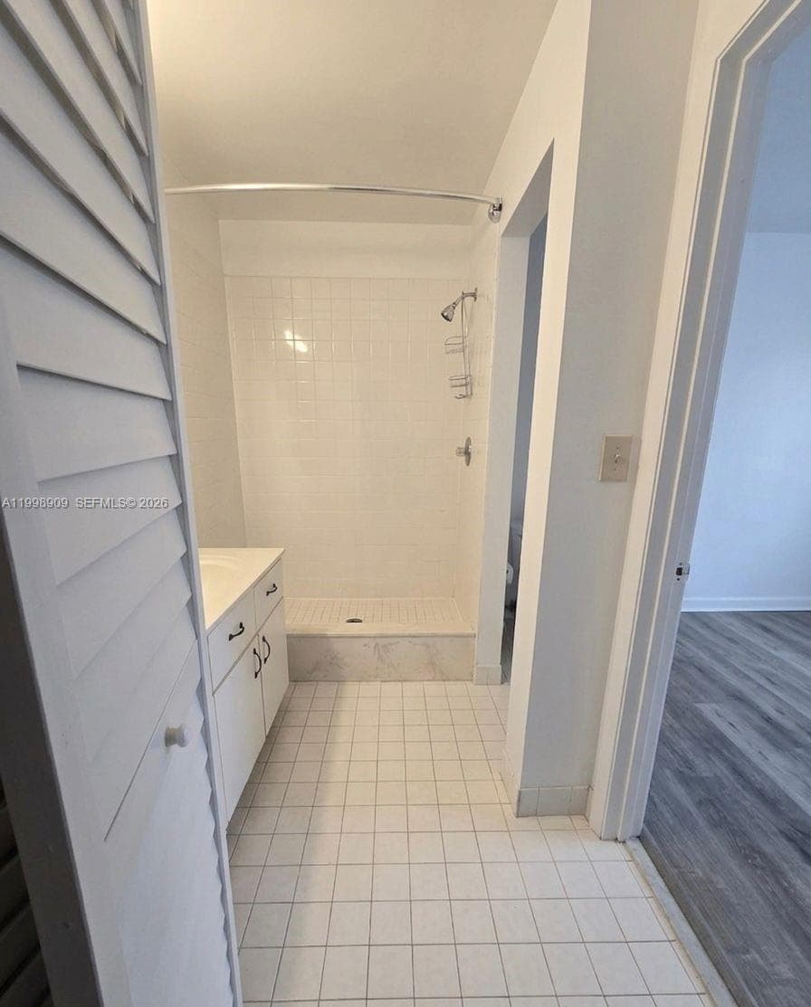 15515 N Miami Lakeway N # 11, Miami Lakes FL 33014 — 17
