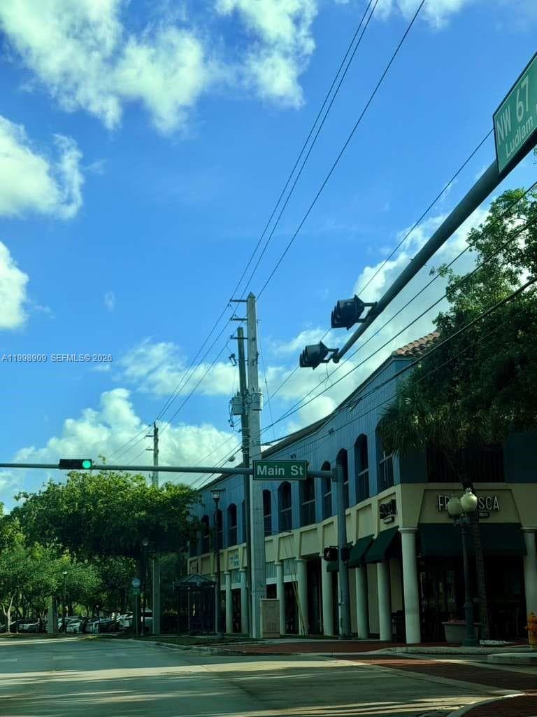 15515 N Miami Lakeway N # 11, Miami Lakes FL 33014 — 26