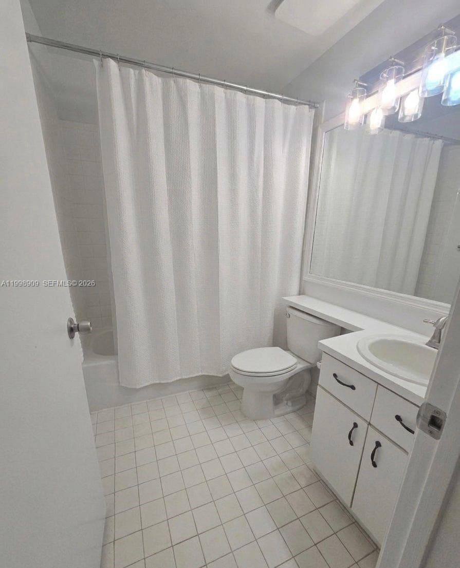 15515 N Miami Lakeway N # 11, Miami Lakes FL 33014 — 15