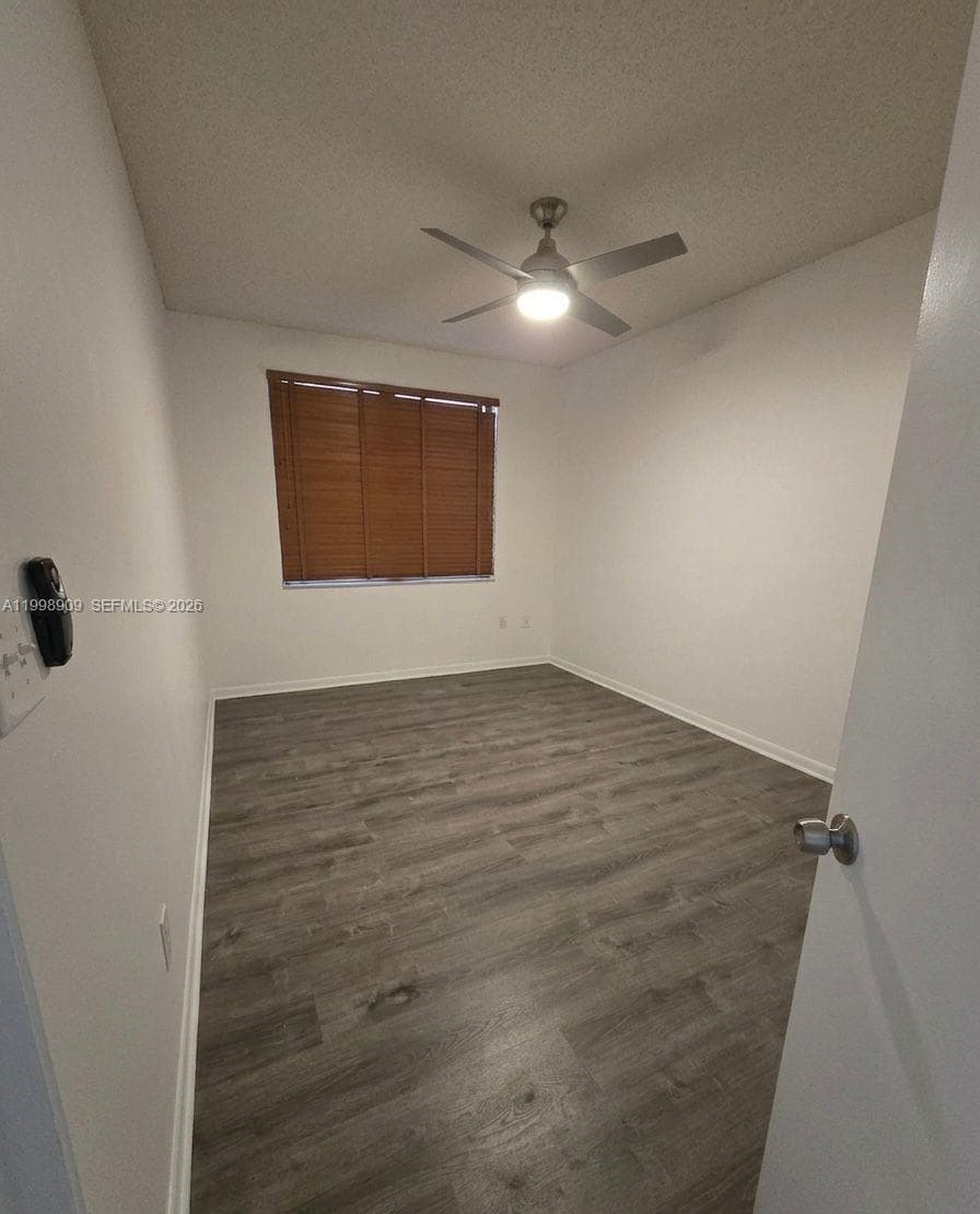 15515 N Miami Lakeway N # 11, Miami Lakes FL 33014 — 11