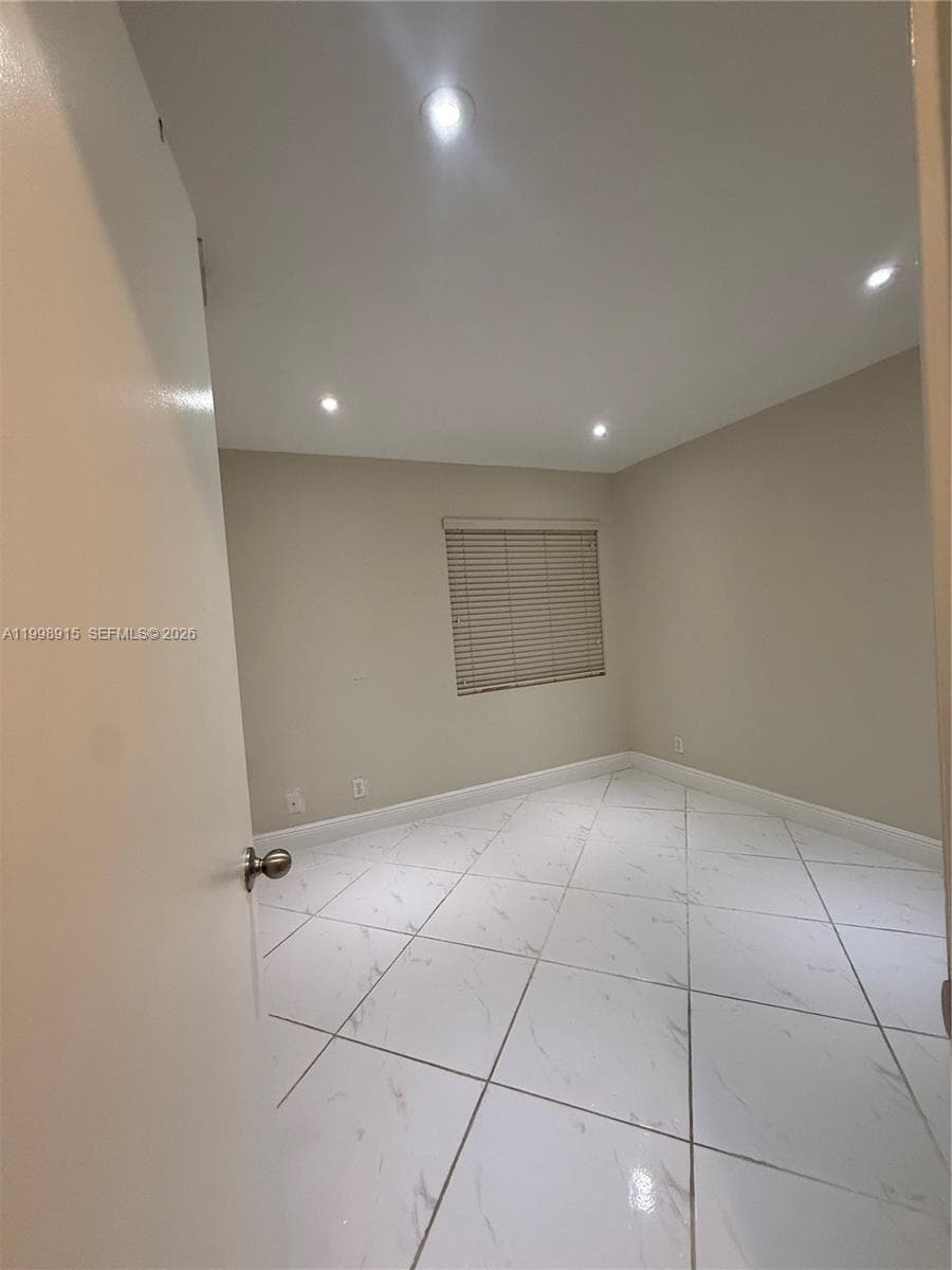 17268 NW 60th Ct, Hialeah FL 33015 — 9