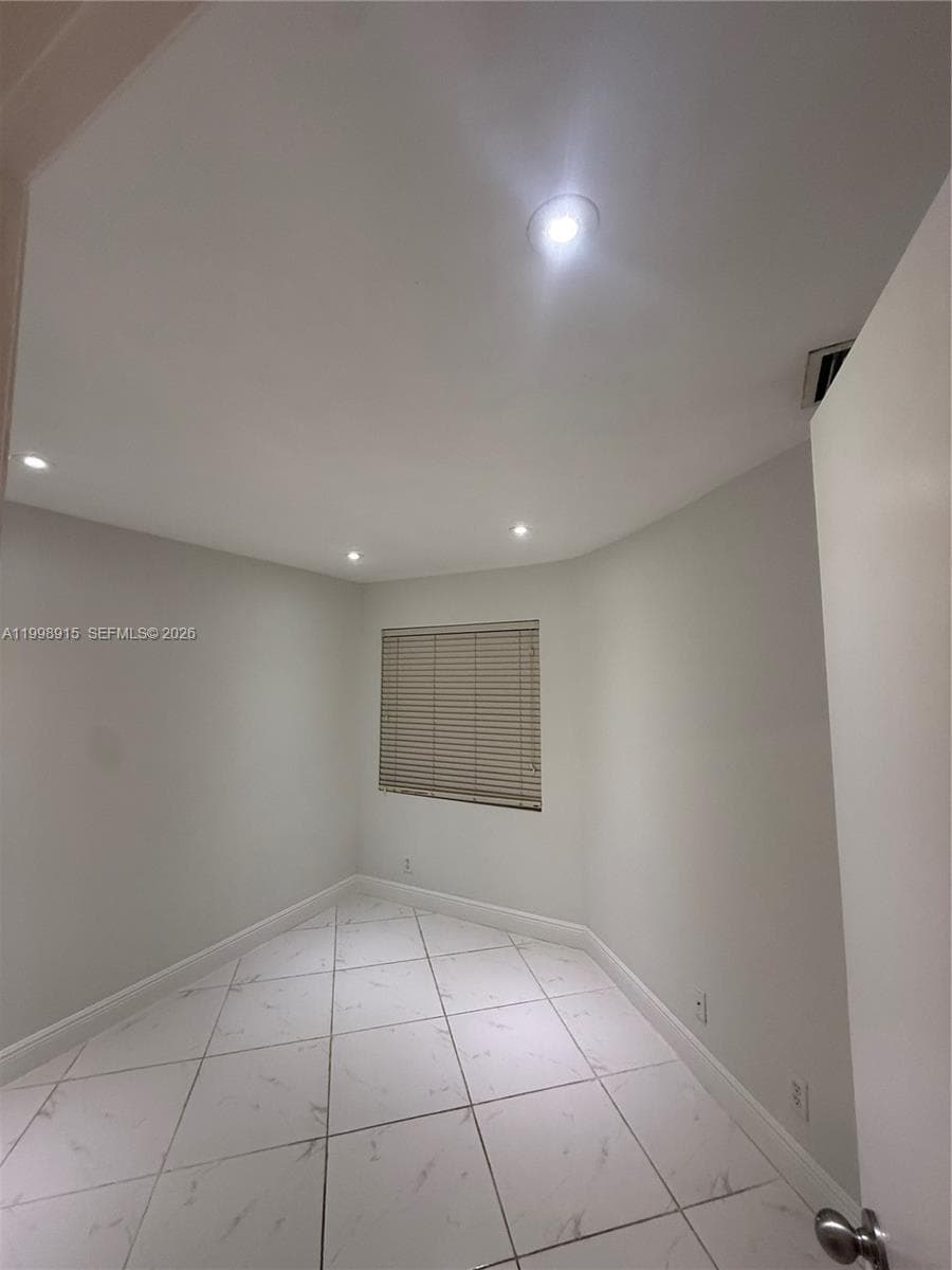 17268 NW 60th Ct, Hialeah FL 33015 — 18