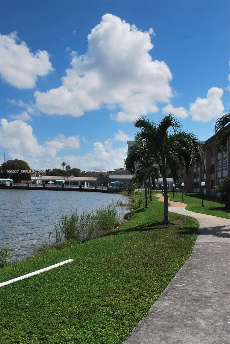 18707 NE 14th Ave # 733, Miami FL 33179 — 27
