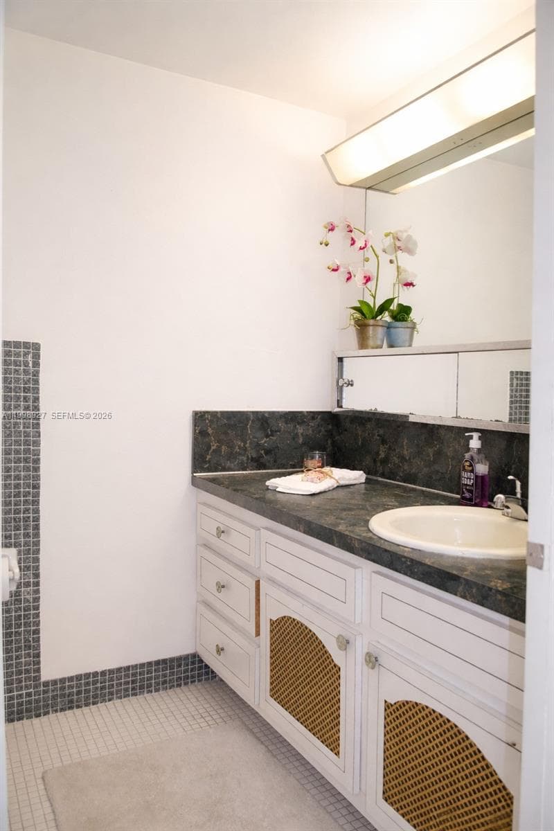 18707 NE 14th Ave # 733, Miami FL 33179 — 17