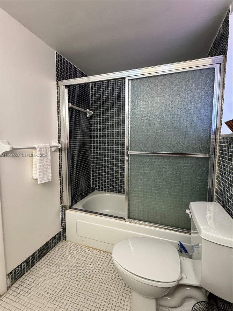 18707 NE 14th Ave # 733, Miami FL 33179 — 16