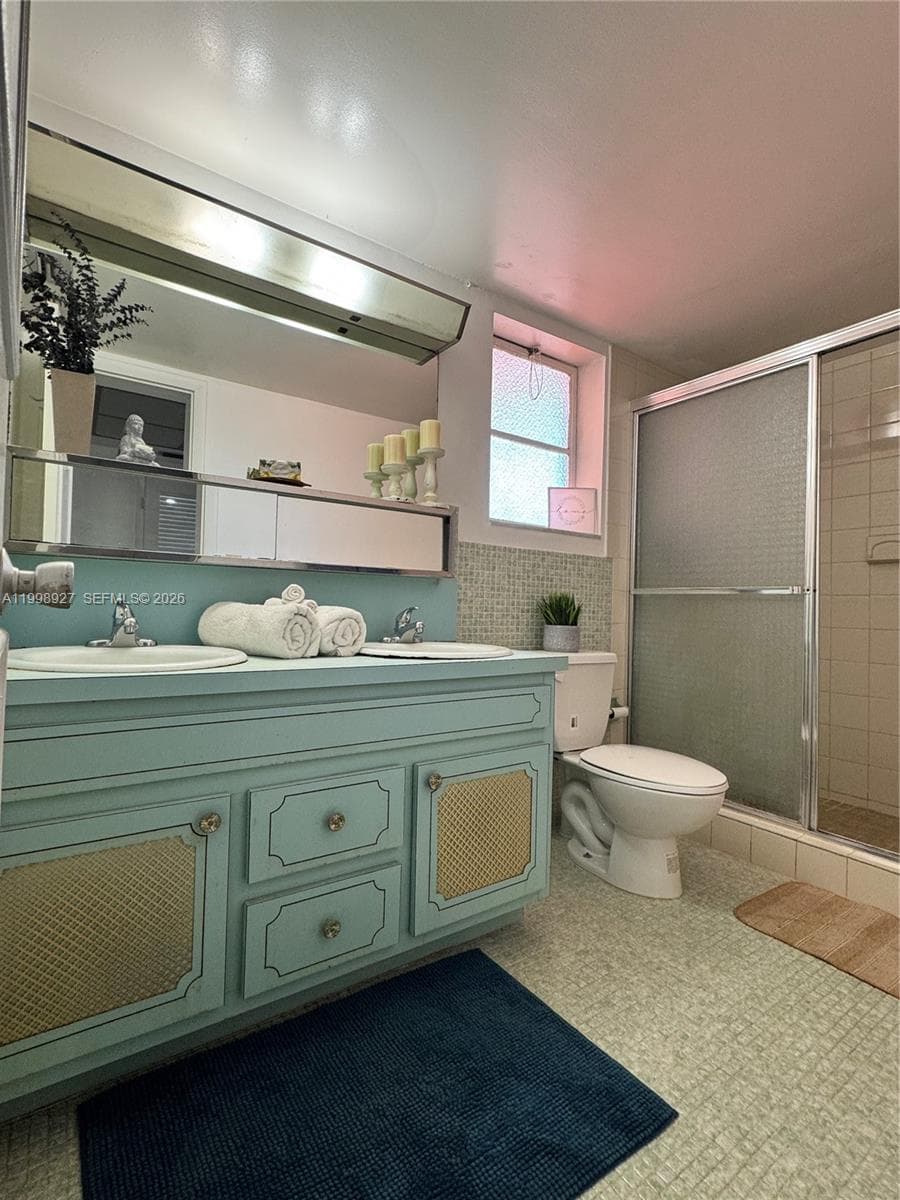 18707 NE 14th Ave # 733, Miami FL 33179 — 10