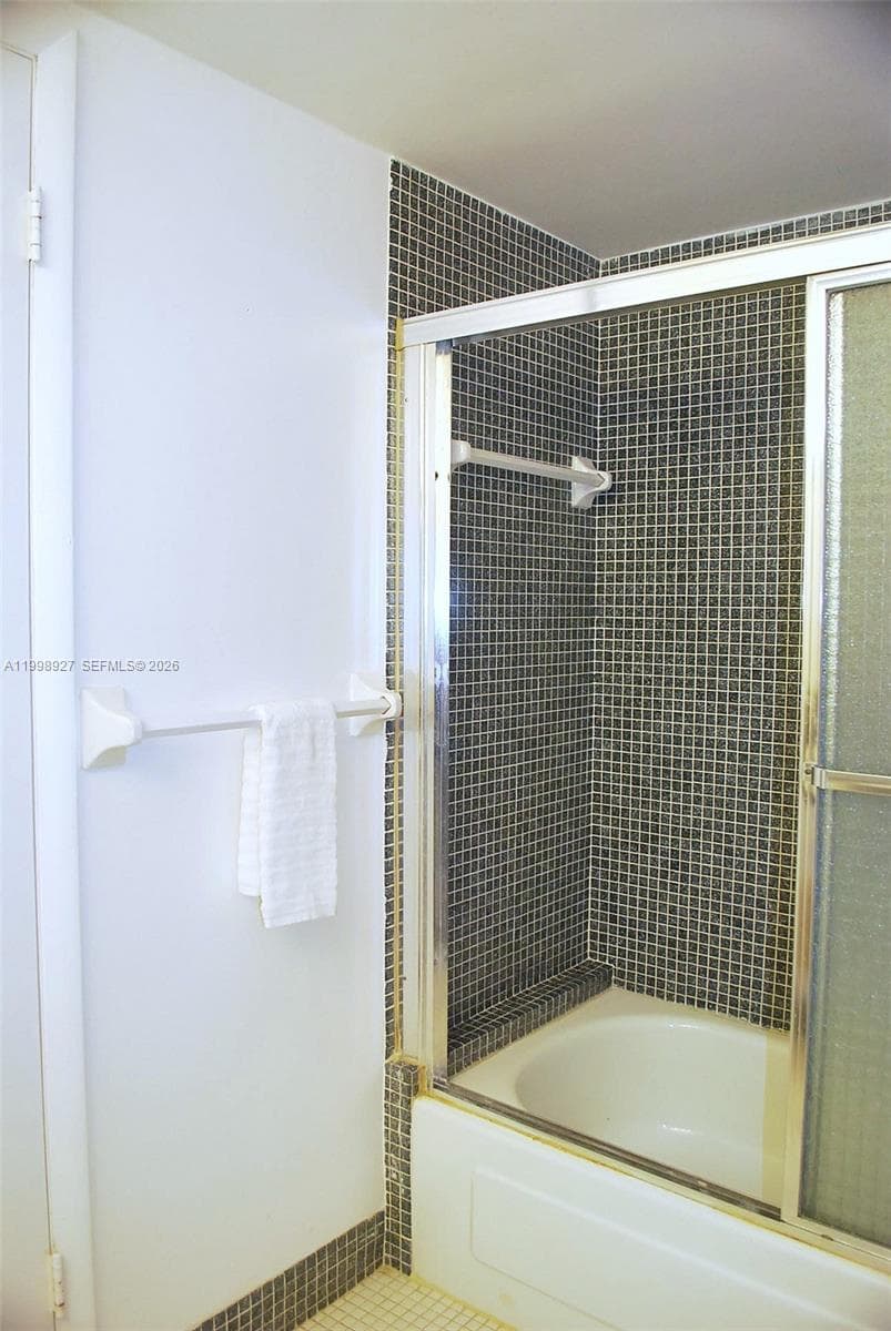18707 NE 14th Ave # 733, Miami FL 33179 — 18