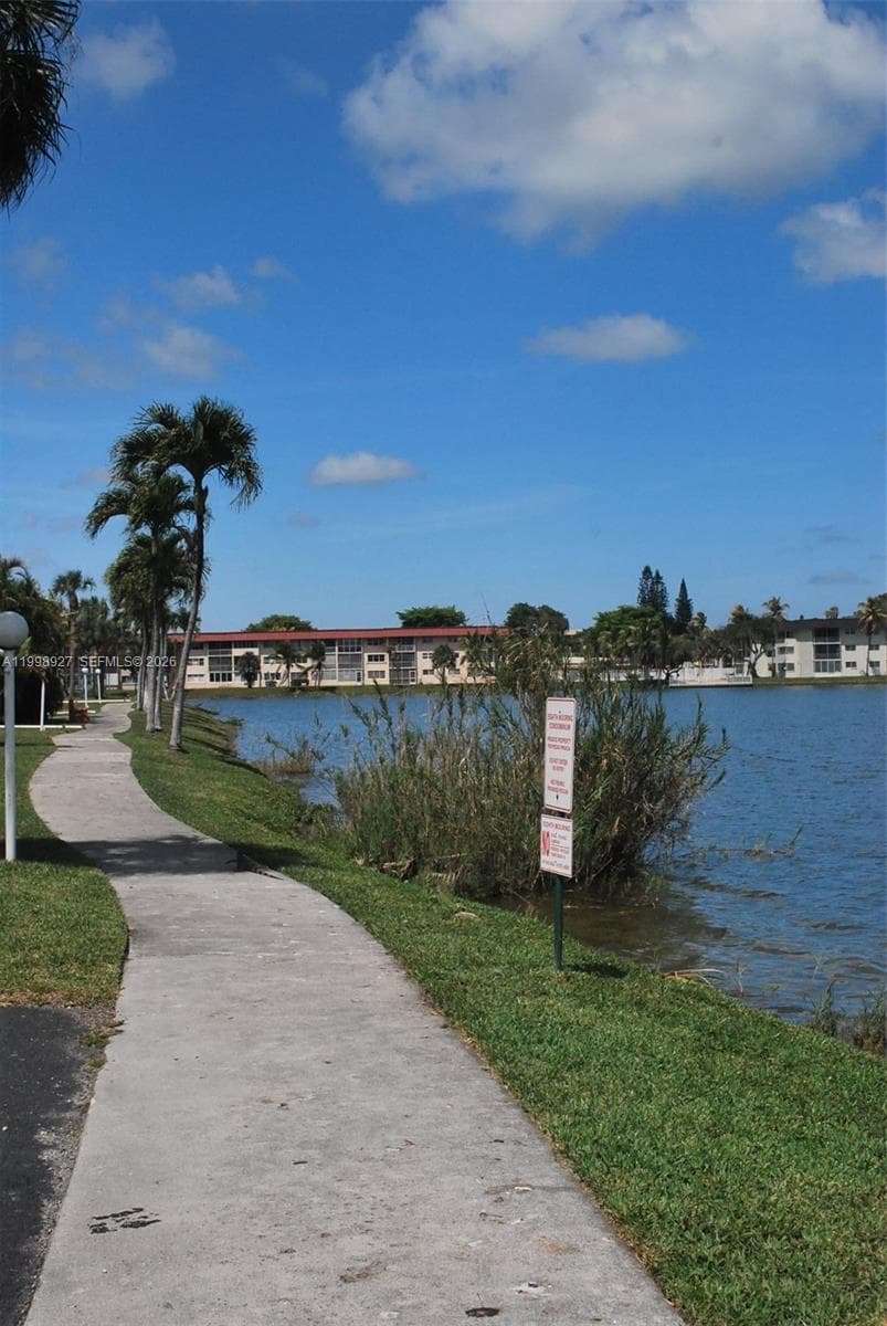 18707 NE 14th Ave # 733, Miami FL 33179 — 25