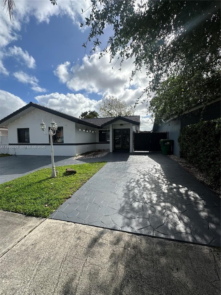 5923 SW 147th Pl, Miami FL 33193 — 3