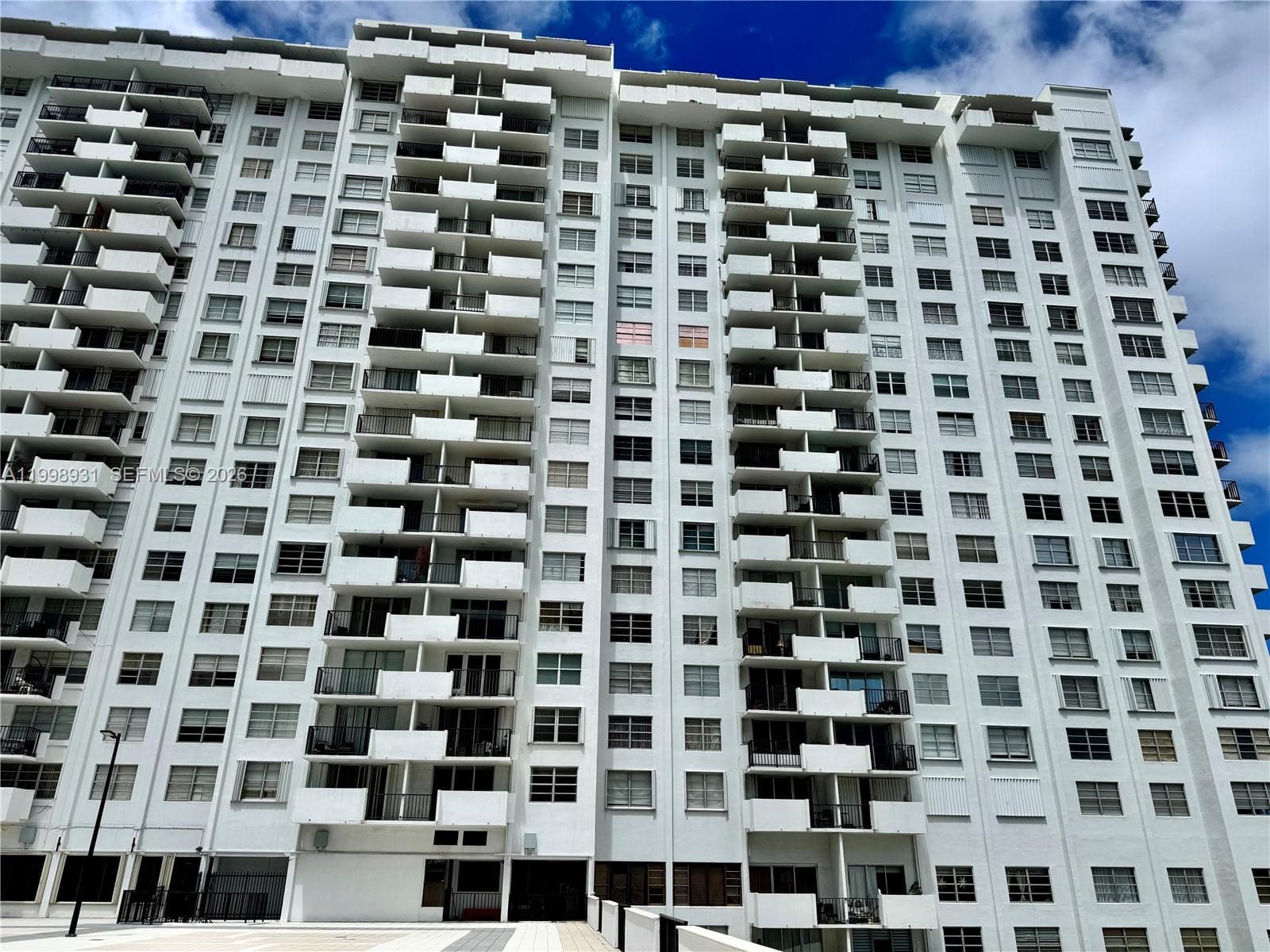 2780 NE 183rd St # 2012, Aventura FL 33160 — 53
