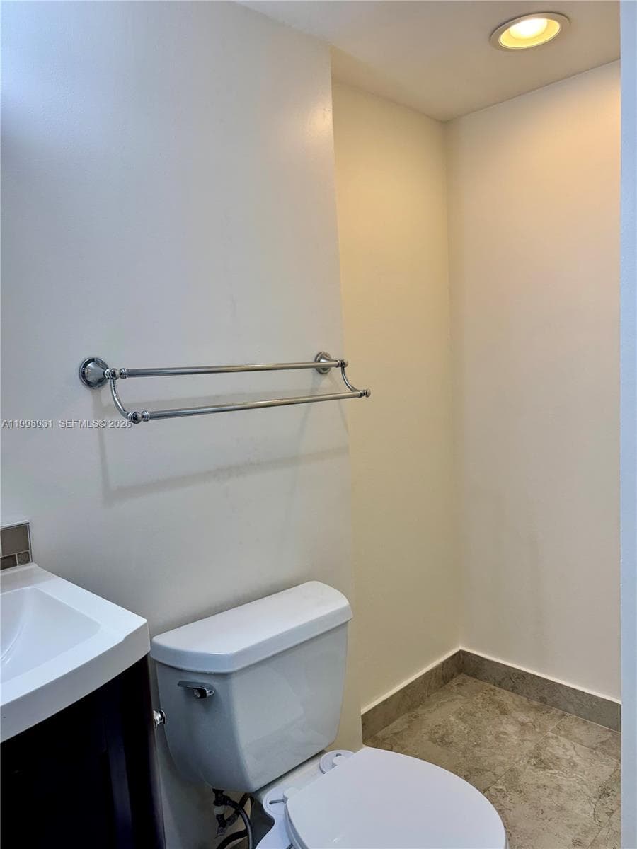 2780 NE 183rd St # 2012, Aventura FL 33160 — 31