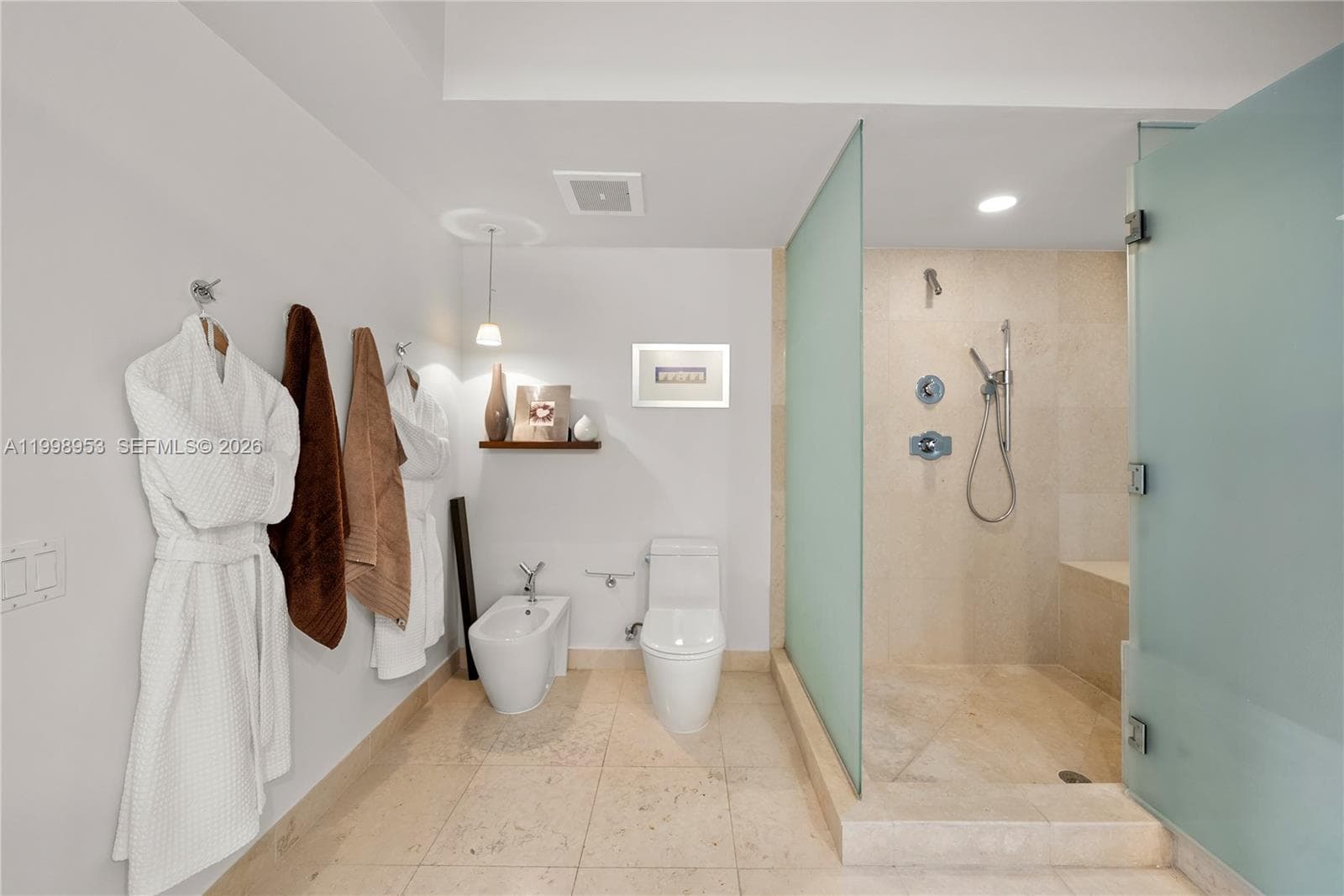 450 Alton Rd # 704, Miami Beach FL 33139 — 32