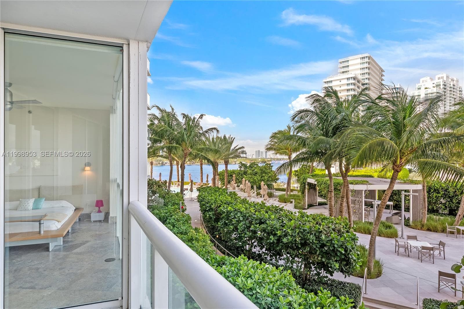 450 Alton Rd # 704, Miami Beach FL 33139 — 1
