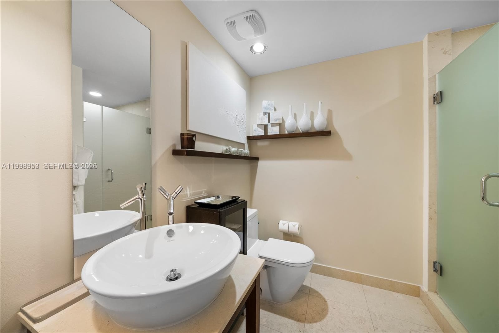 450 Alton Rd # 704, Miami Beach FL 33139 — 34