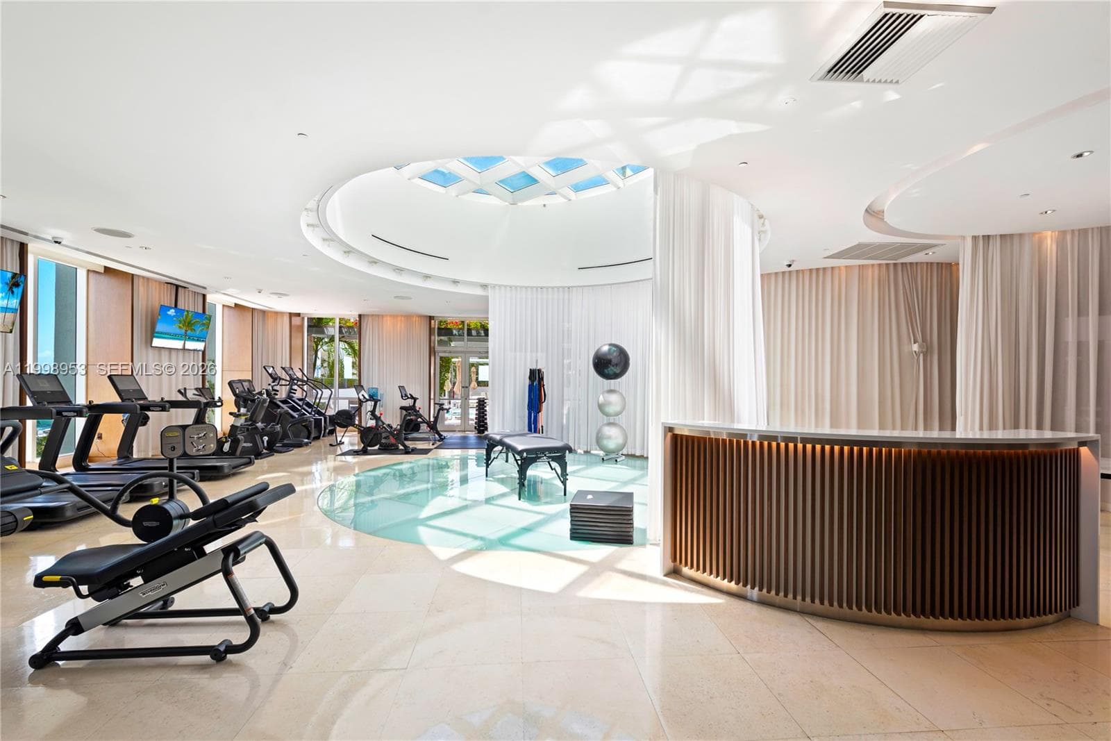 450 Alton Rd # 704, Miami Beach FL 33139 — 49