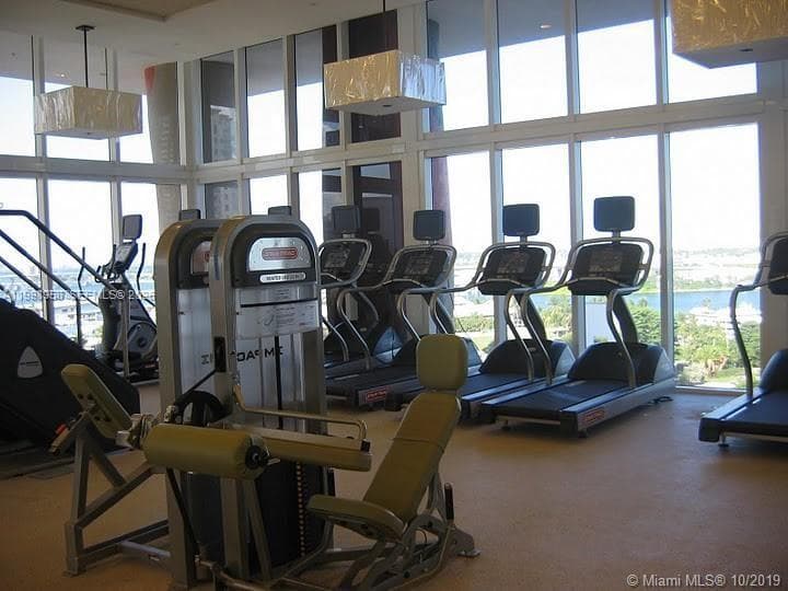 50 BISCAYNE Blvd # 3807, Miami FL 33132 — 23