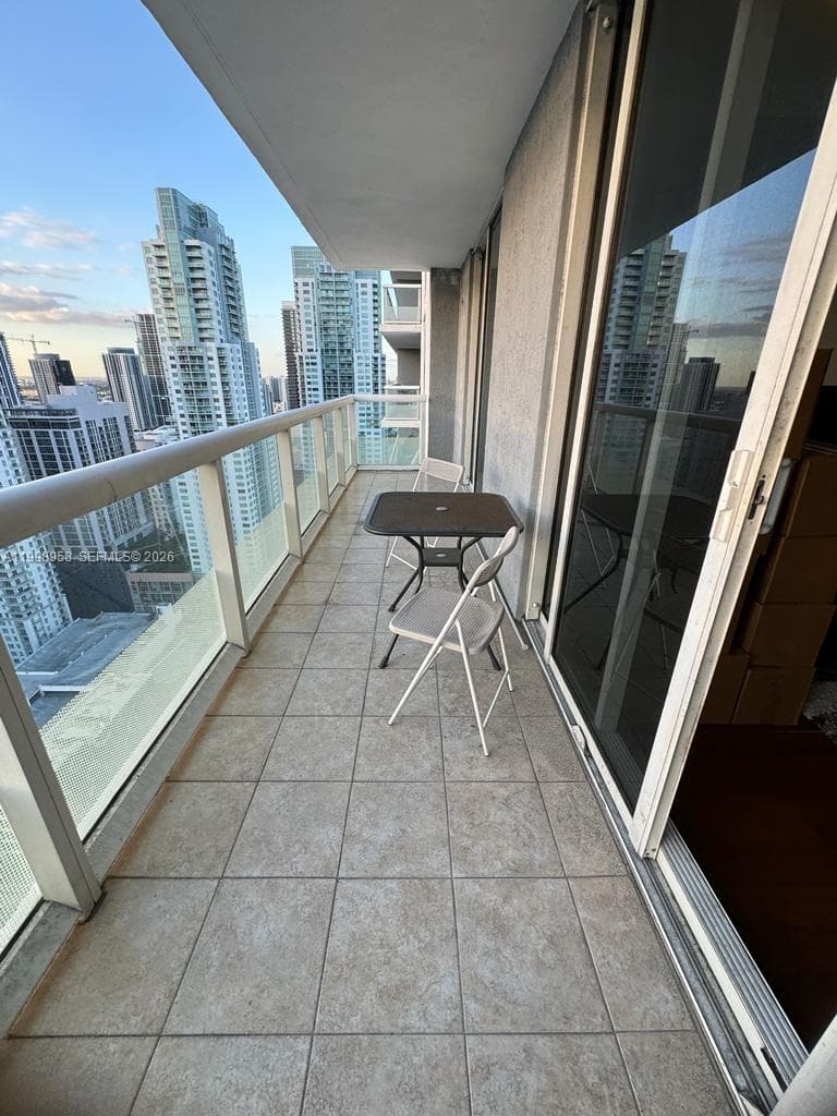 50 BISCAYNE Blvd # 3807, Miami FL 33132 — 16
