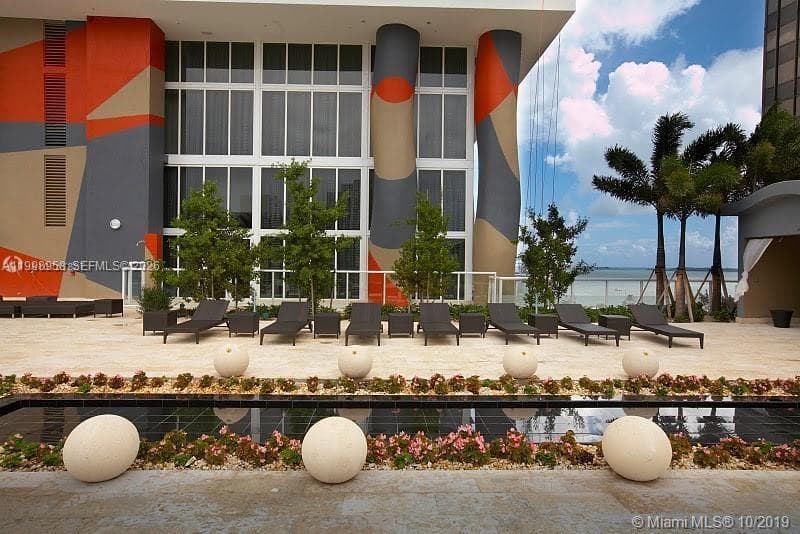 50 BISCAYNE Blvd # 3807, Miami FL 33132 — 32
