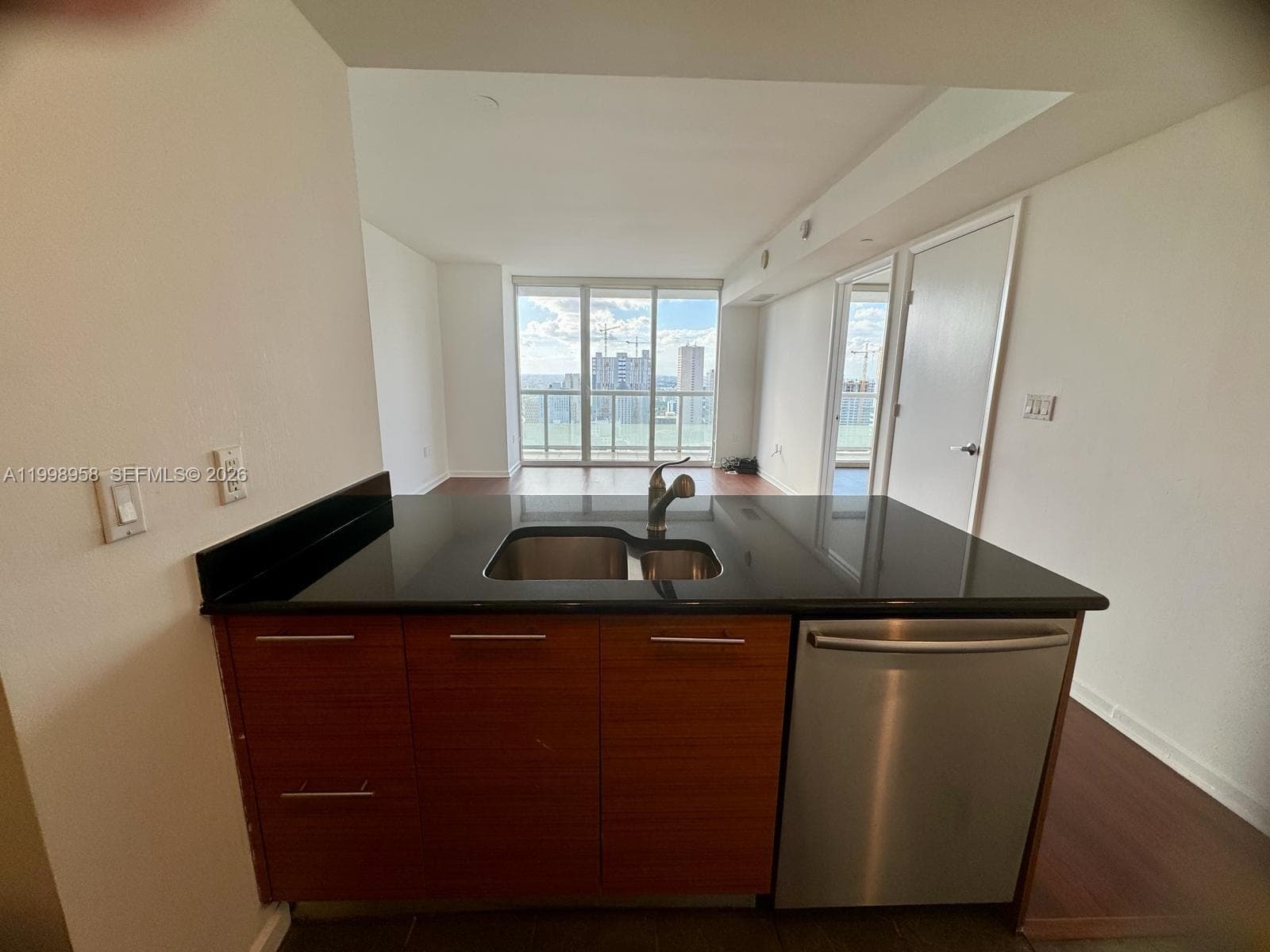 50 BISCAYNE Blvd # 3807, Miami FL 33132 — 9
