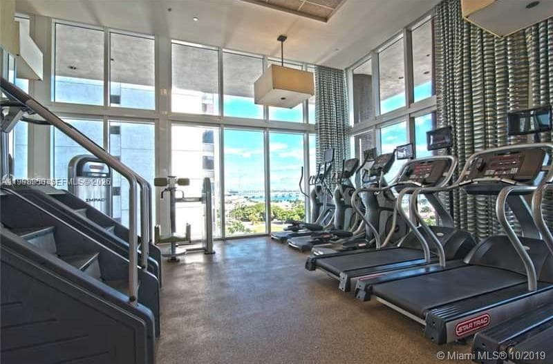 50 BISCAYNE Blvd # 3807, Miami FL 33132 — 24
