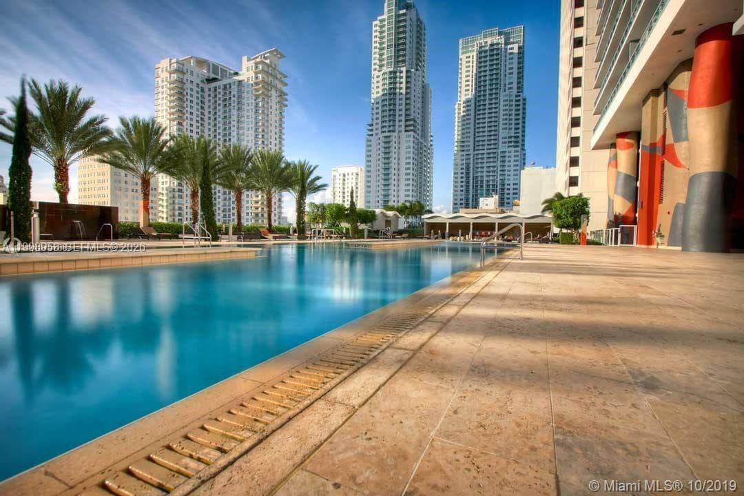 50 BISCAYNE Blvd # 3807, Miami FL 33132 — 30