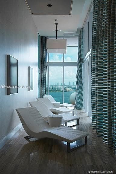 50 BISCAYNE Blvd # 3807, Miami FL 33132 — 34