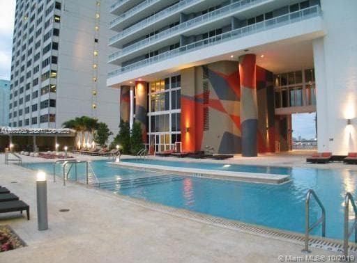 50 BISCAYNE Blvd # 3807, Miami FL 33132 — 33