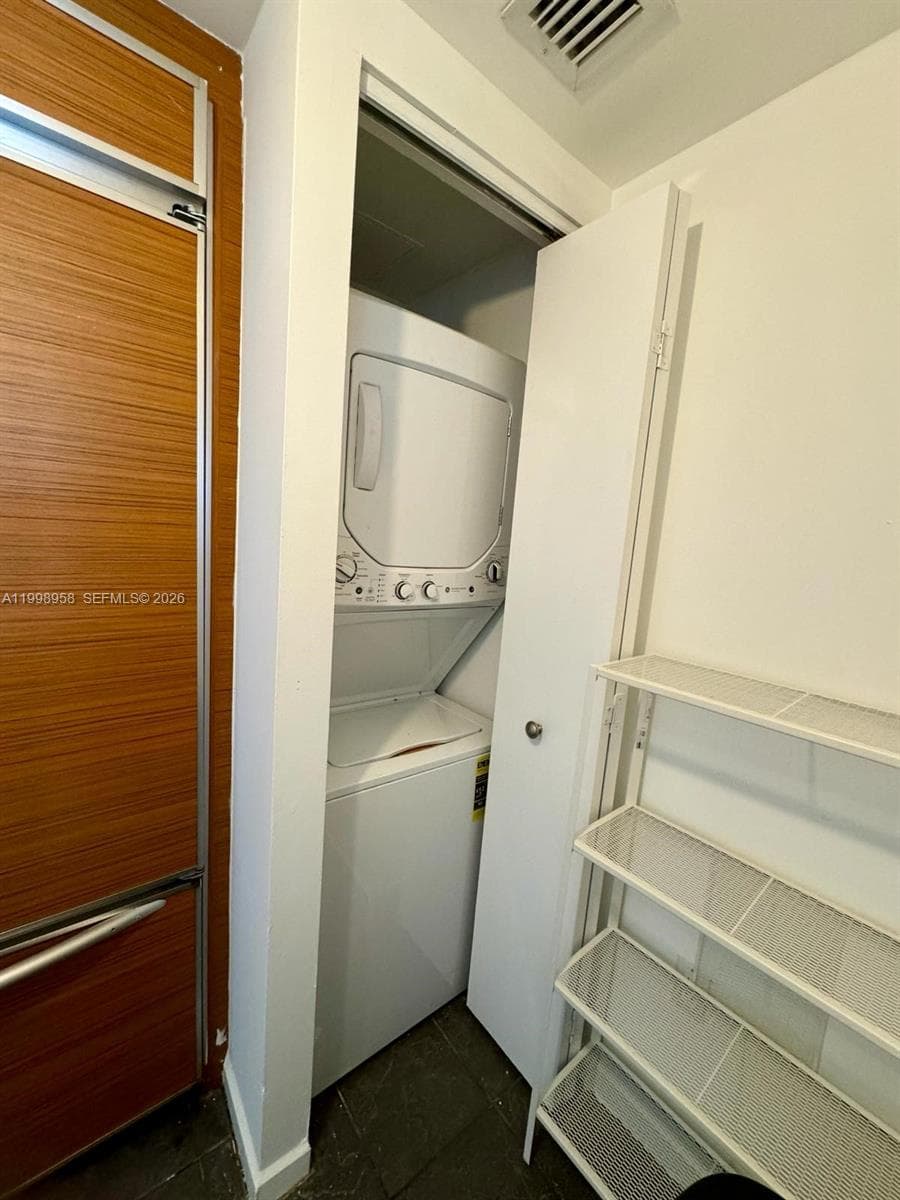 50 BISCAYNE Blvd # 3807, Miami FL 33132 — 15