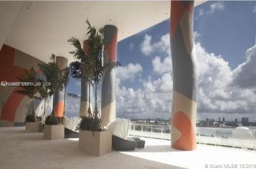 50 BISCAYNE Blvd # 3807, Miami FL 33132 — 21