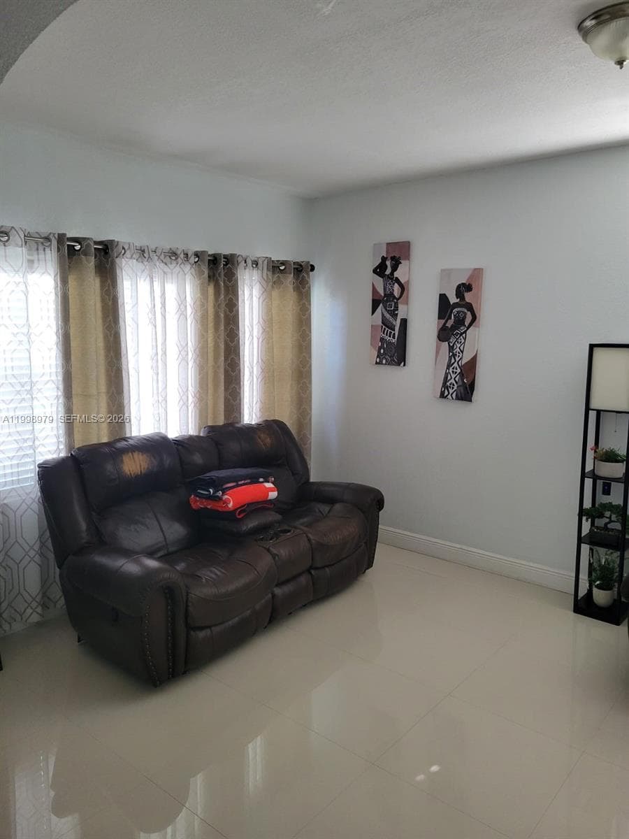 8245 SW 43rd St, Miami FL 33155 — 17